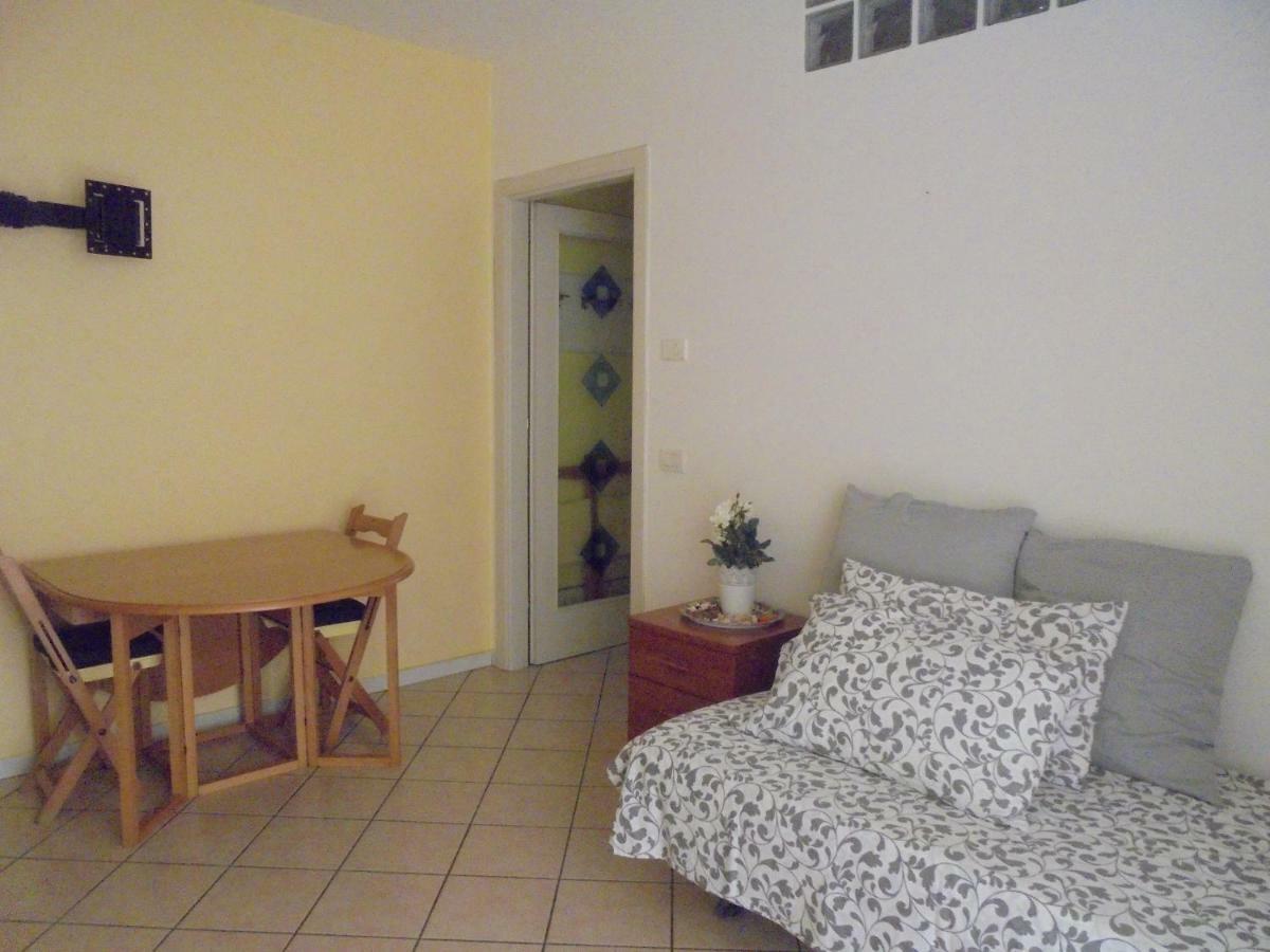 Bilocale Centro Storico Apartman Pesaro Kültér fotó